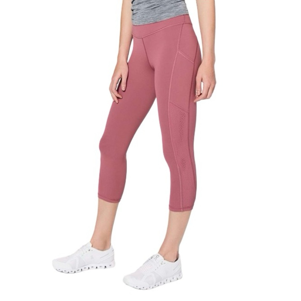 EUC Lululemon Mauve Cropped Leggings